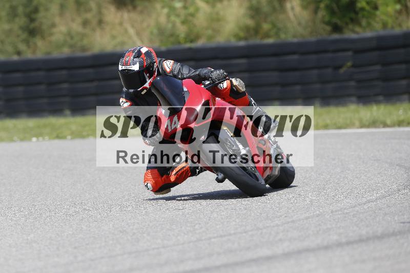 /27 12.06.2025 Ducati Schweiz Trackday Warmup  ADR/gelb-jeaune/14